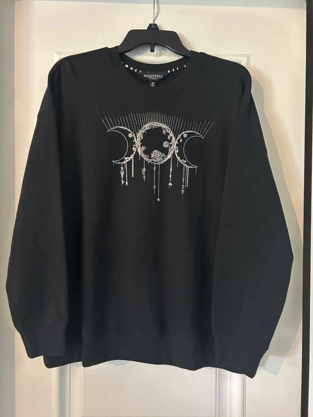 torrid NIGHTFALL Cozy Fleece Sweatshirt MOON PHASED THORNS DEEP BLACK 00 NWT